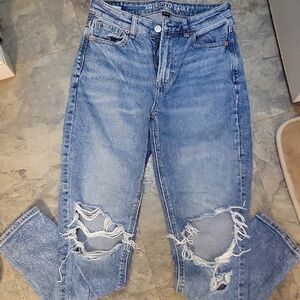 American Eagle Outfitters Women's Light Blue Ripped Boyfriend Jeans